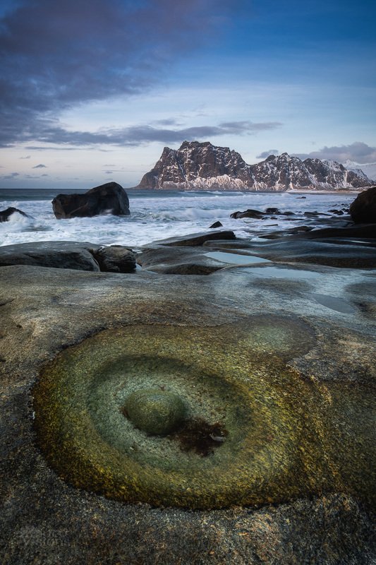 utakleiv,lofoten,norway,beach,shore,sea,water,rock,stone,sky,winter, Rock vs. stonephoto preview