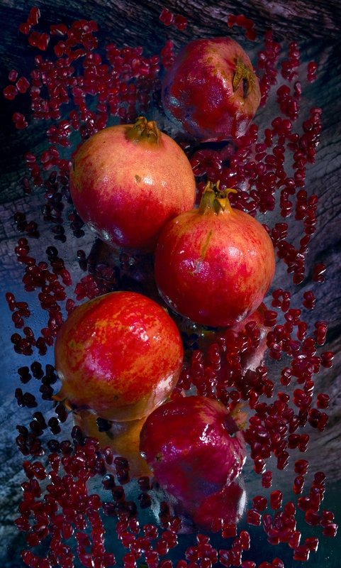 гранаты, натюрморт Гранатыphoto preview