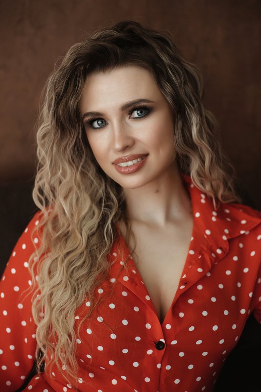 lady in redphoto preview