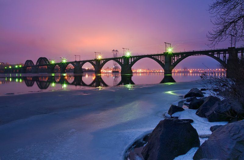 закат, река, днепр, город, днепропетровск, мост, мерефо-херсонский, камни, снег, лед Закат на Днепреphoto preview