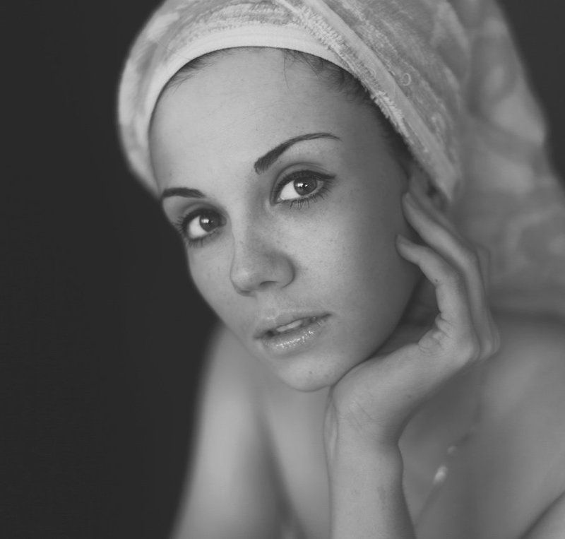 Про нееphoto preview