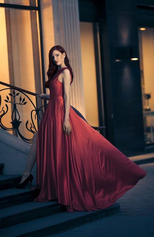 Lady in Red   (Фотограф: Юрий Журавов)photo preview