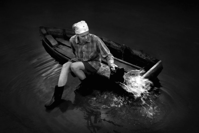 Дырявая лодкаphoto preview