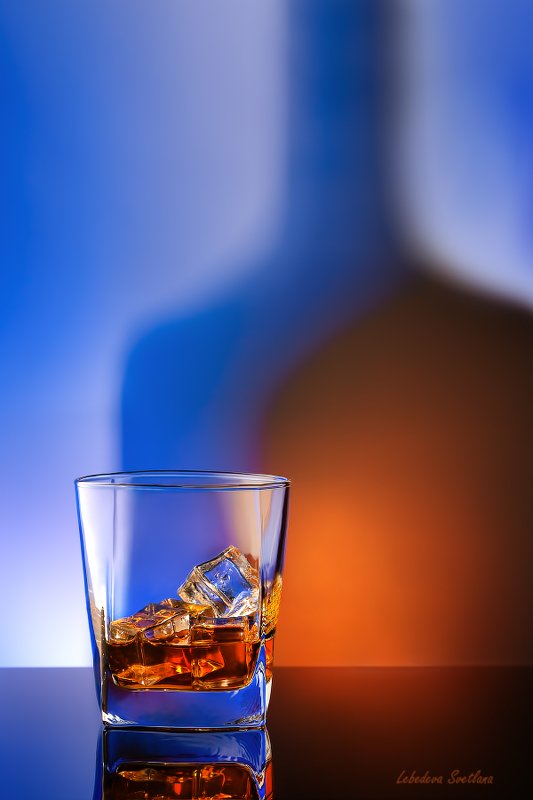 лёд,пламя,огонь,бокал,виски С бокалом и льдомphoto preview