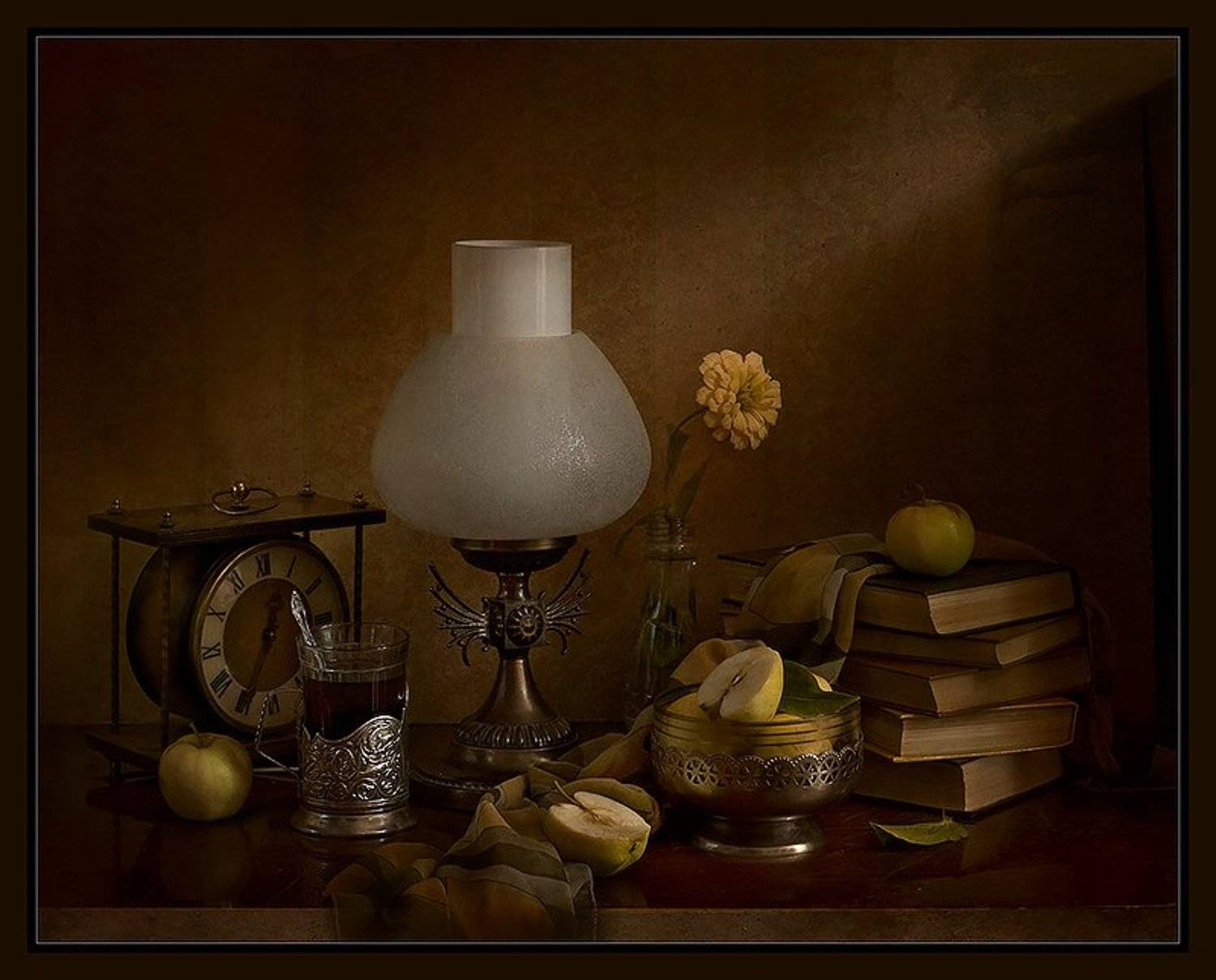 вечер. лампа, чай, книги, часы, Ирина