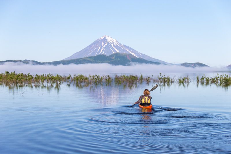 Камчатка, астрофототур, вулкан, туризм, озеро, каякинг Каякинг у подножия вулкана фото превью