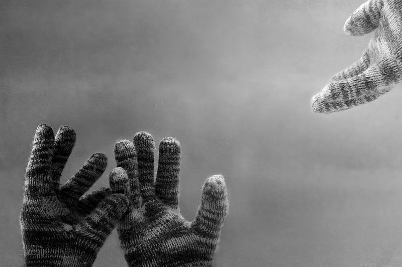 руки, черно-белое, натюрморт, контраст Лёгкий выборphoto preview