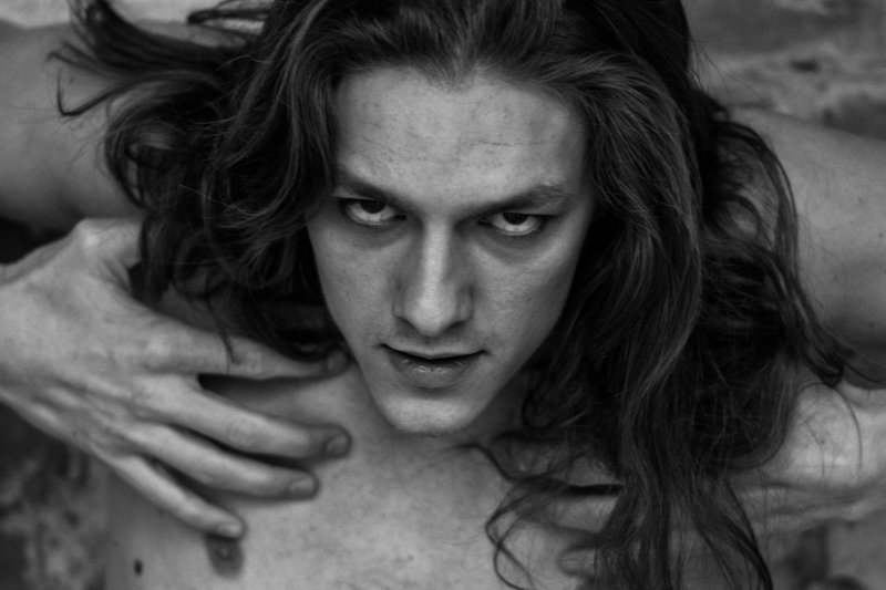 run away run away if you can\'t speak...photo preview