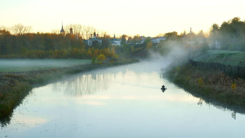 russia, suzdal, landscape, morning, houses, river, autumn, church, fog, architecture, travel, beautiful, houses, fishermen, boat Fishermen of Kamenka Riverphoto preview