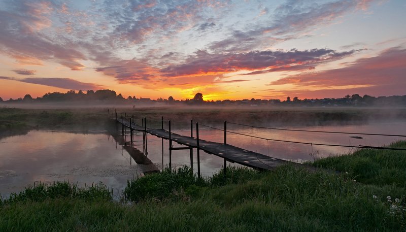 утро, свислочь, туман, мостик, пейзаж По узенькому мостику...photo preview