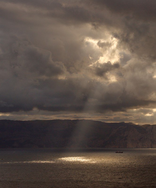 тревожное утро...photo preview