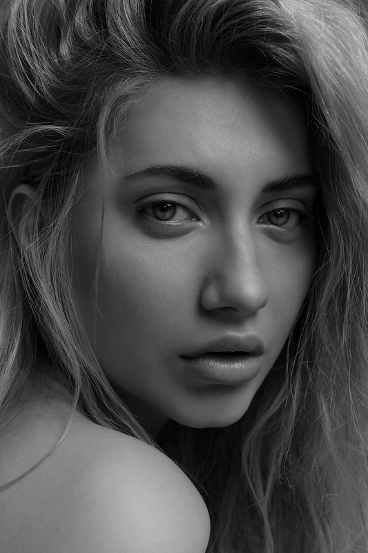 портрет, девушка, студийный портрет, съемка в студии, женский портрет, творческая съемка, чб, черно-белая фотография || \