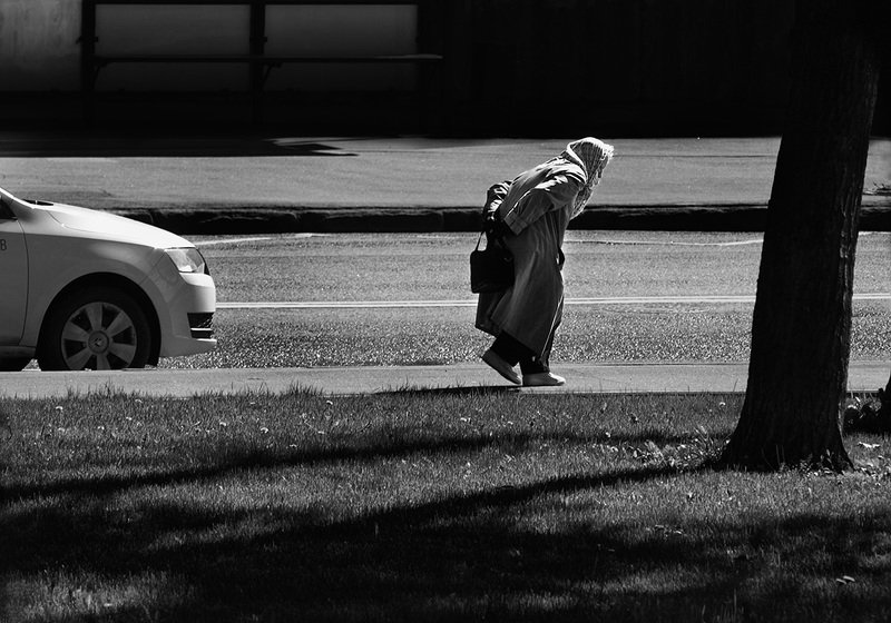 весна 2020г, город и люди, чб фото, жанровое фото, уличное фото Весна 2020гphoto preview