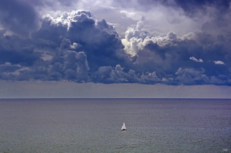 яхта, море, гроза Белеет парус одинокий.....photo preview