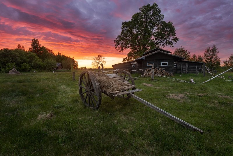 Россия, Псков, фототур Летний закат в деревне....photo preview