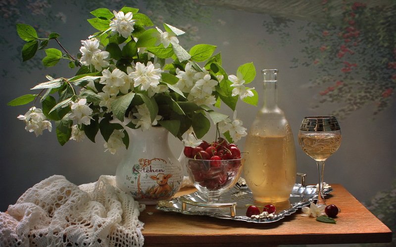 натюрморт, лето, цветы, жасмин, черешня, вино, бокал Летняя беседкаphoto preview
