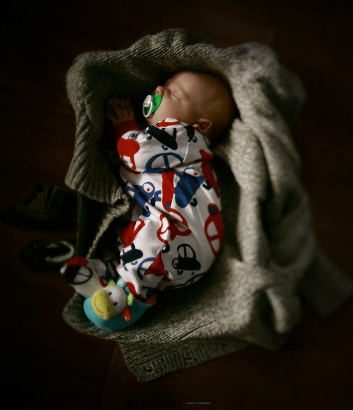 Спи малыш, мама рядом...photo preview