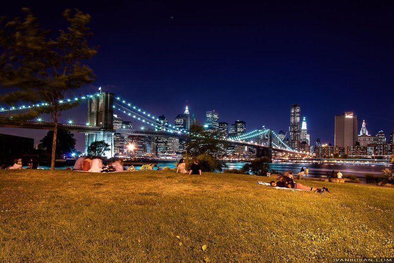 город, люди, ночь, нью-йорк, трава, вода, небоскребы something Morephoto preview