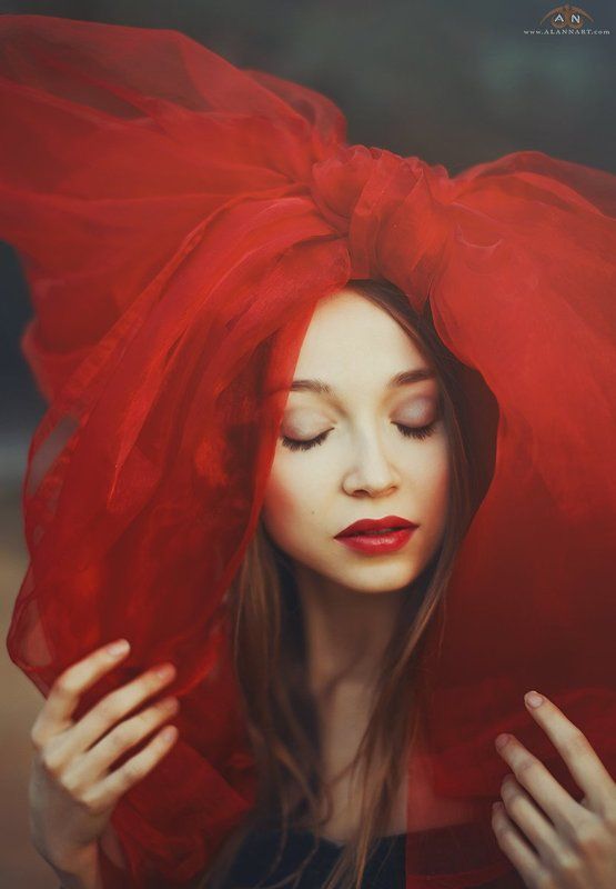 red bowphoto preview