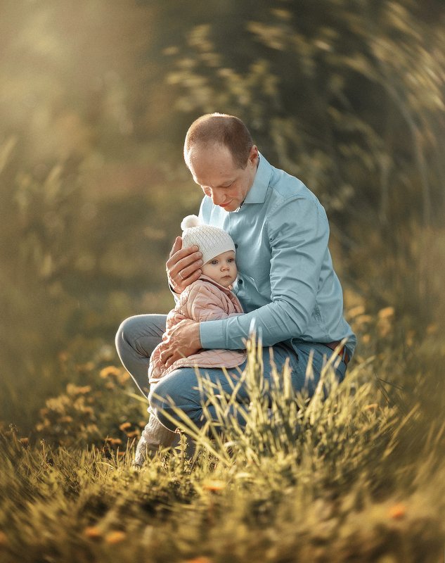 семейное фото, папа и дочка У папы под крылышкомphoto preview