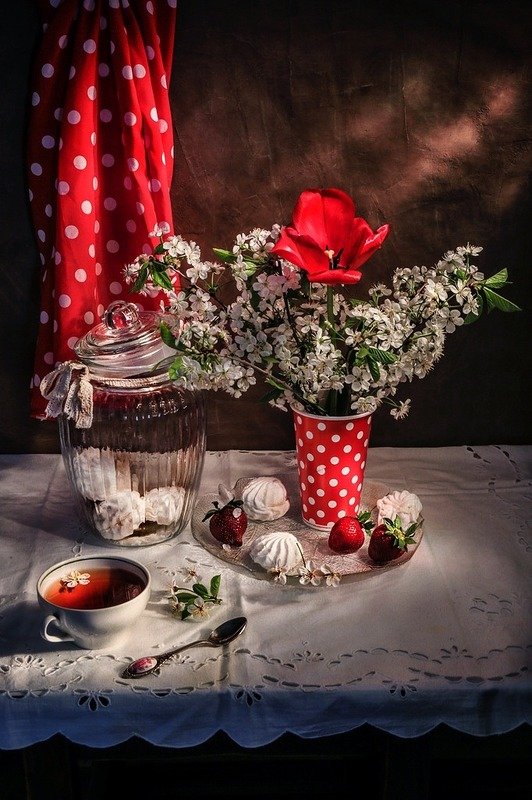 натюрморт,весна,клубника,цветы, Настроение в горошек.photo preview