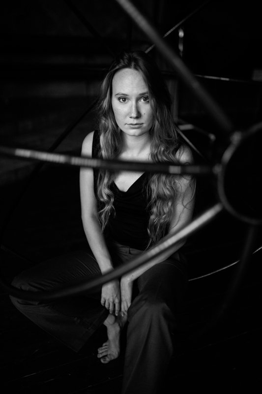 портрет, студия, чб Маша фото превью