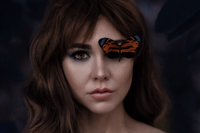 девушка бабочка портрет photo preview