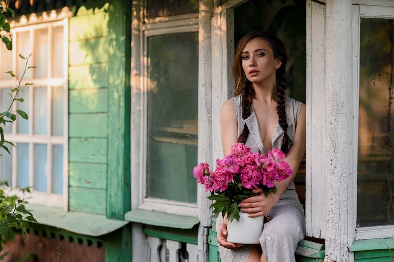 Girl with peoniesphoto preview