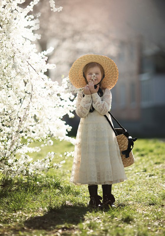 детский фотограф, семейный фотограф, обучение фотографии, обучение ретуши, сказочные фотографии, фото дети, дети, семьи, Валерия Мороз Цветы кругом photo preview
