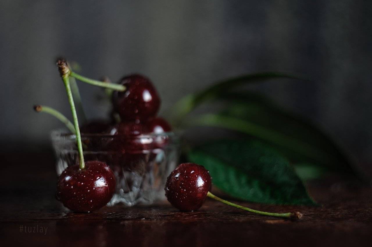 Про "вазу" с вишней.... Автор: Владимир Тузлай вишня, капельки, гелиос 44, Владимир Тузлай