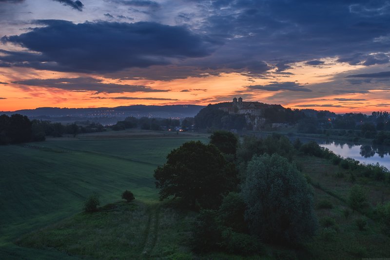#landscape #panoramic #photo #nikon #poland #adventure #sunrise #architecture #historic Benedictine Abbey of Tyniecphoto preview