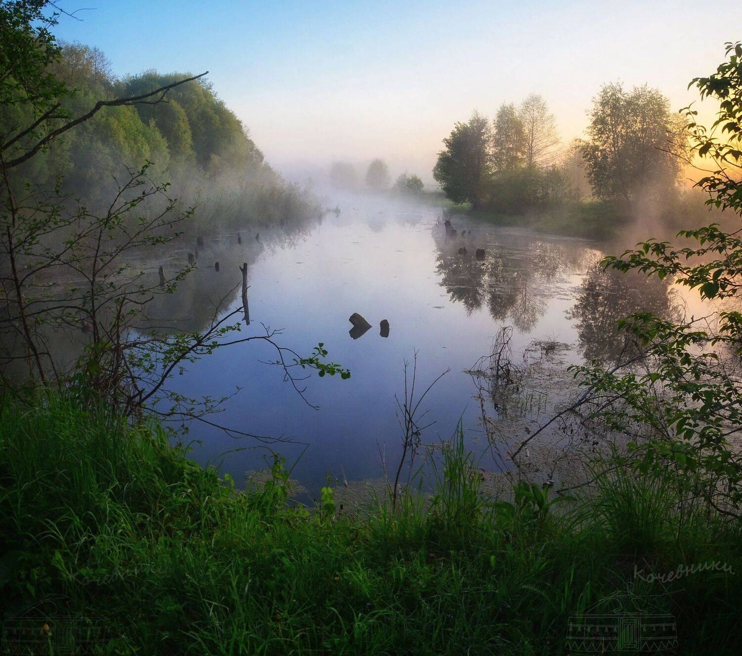 Туманные краски рассвета. Автор: Юлия Абрамова пейзаж, туман, рассвет, акварель, деревня, Юлия Абрамова