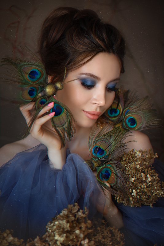 портрет, женскийпортрет, декор, домашняяфотосессия, женщина, цветок Дианаphoto preview