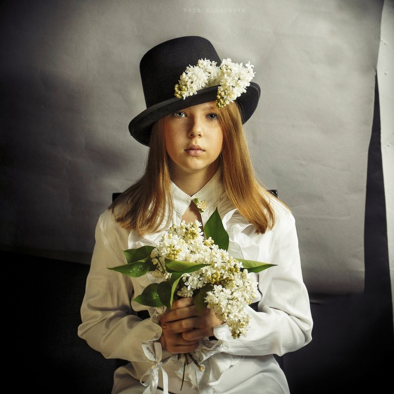 сирень, детское фото постановочное фото  Белая сиреньphoto preview