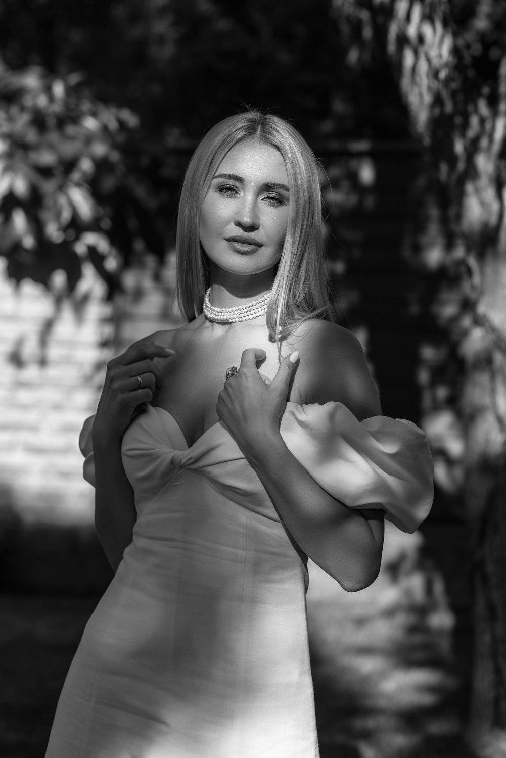 Алёнка. Автор: Вадим Миронов чб, портрет, девушка, свет и тень, жесткий свет, солнце, Вадим Миронов