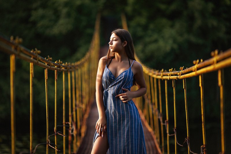 девушка, портрет, лето, закат, мост На закатеphoto preview