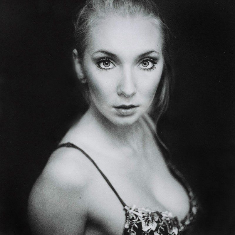 b&w, 6x6, portrait *photo preview