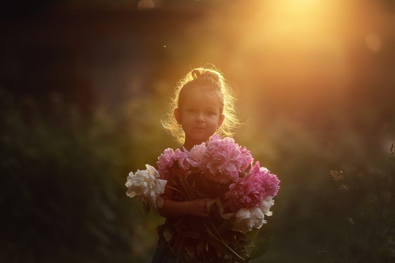 девочка, лето, портрет, закатный свет Освещеннаяphoto preview