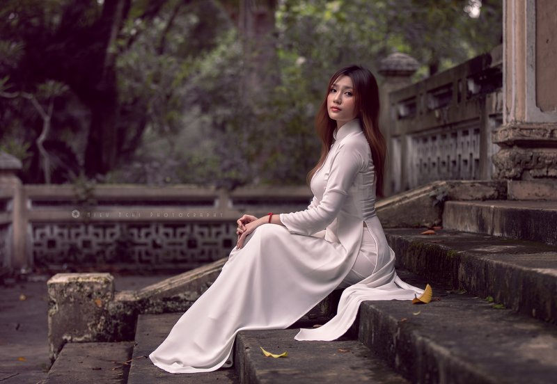 ao dai, long dress, charming, pagoda, traditional, sad Wisfulnessphoto preview