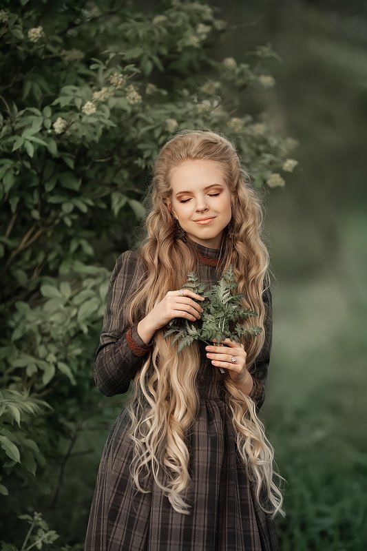 портрет, девушка, женский, портрет Прекрасная Виолеттаphoto preview