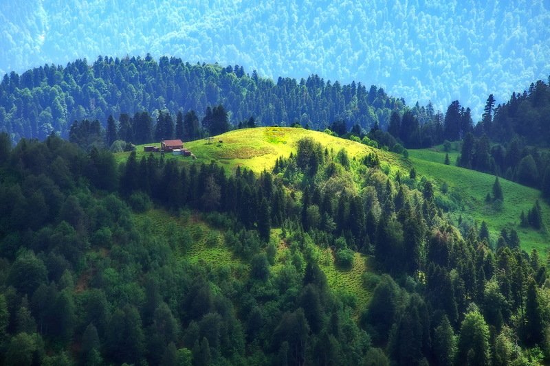 горы домик. Домик в горах.photo preview