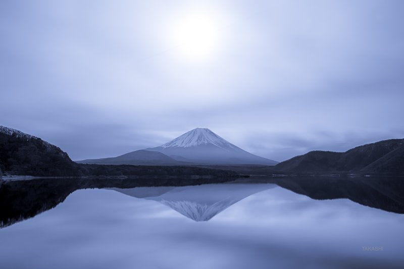 Fuji,Japan,mountain,reflection,cloud,sun,haze,amazing,wonderful, Hazy sunphoto preview