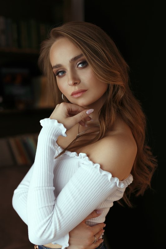 гламур, портрет, модель, арт, art, model, popular, девушка, модель, красота, студия, волосы, свет, дым, smoke, face, studio, light, beauty Полинаphoto preview