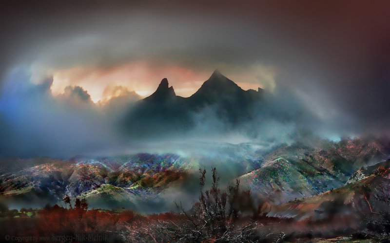 каменные-монстры-крыма, горы, скалы, водопад, джур-джур, зеленогорье, панагия, алушта, демерджи, крым, симеиз, чатырдаг Красочный закат за силуэтами скалphoto preview