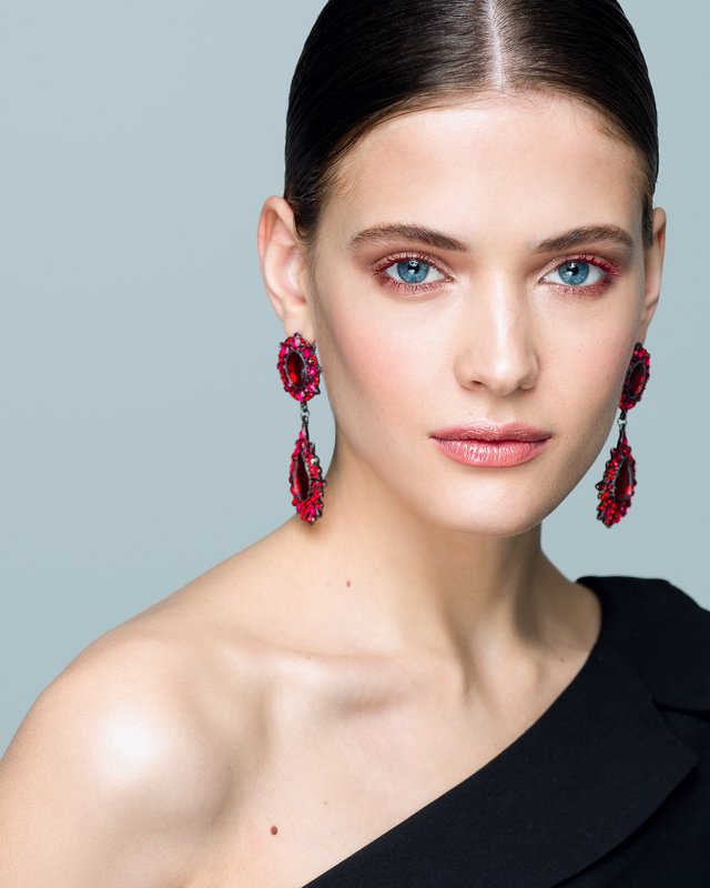 002 Portrait 2020 фото превью