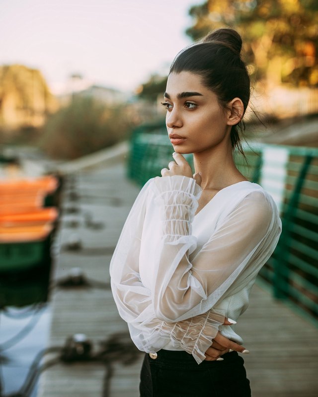 Model Roni Bar Markophoto preview