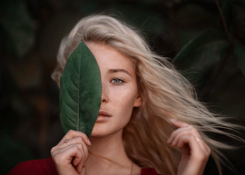 женский портрет photo preview