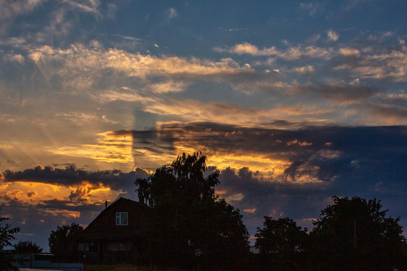 Тёмная башня (за горизонтом)photo preview