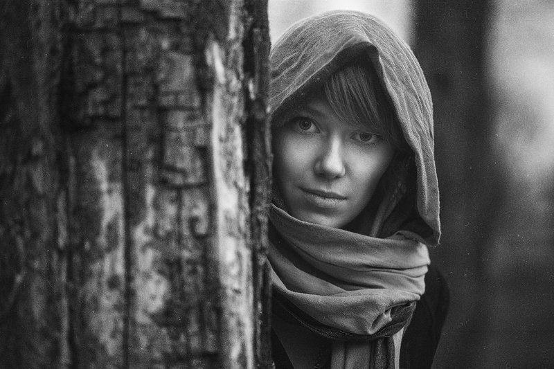 девушка, взгляд, дерево Кристинаphoto preview