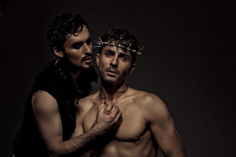 judas kiss...photo preview